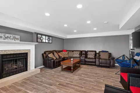 Living - 11939 Greenbriar, Jerome, MI 49249 photo 7 of 9