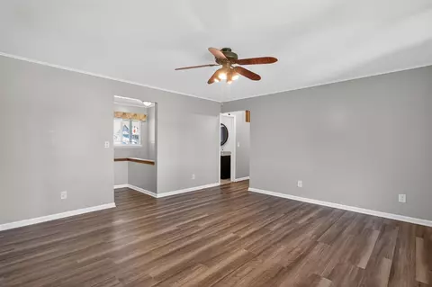 Living - 11939 Greenbriar, Jerome, MI 49249 photo 5 of 9
