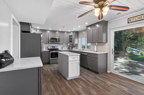 Kitchen - 11939 Greenbriar, Jerome, MI 49249 photo 2 of 4