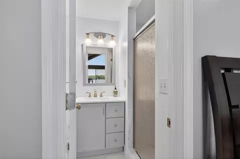 Bath - 11939 Greenbriar, Jerome, MI 49249 photo 1 of 8