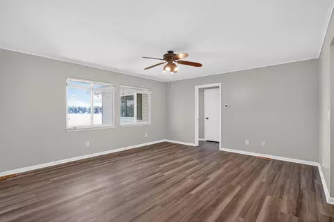 Living - 11939 Greenbriar, Jerome, MI 49249 photo 3 of 9
