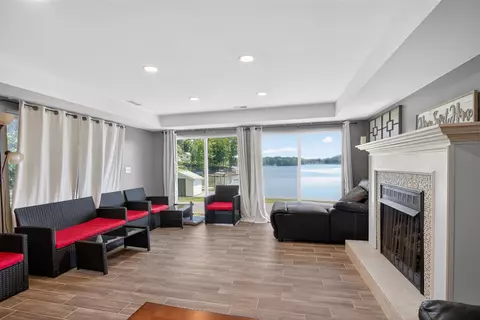 Living - 11939 Greenbriar, Jerome, MI 49249 photo 9 of 9