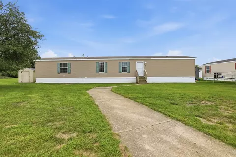 1301 Shadowridge, Wayland, MI 49348