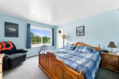 Bedroom - 2020 Lakeview, Alanson, MI 49706 photo 4 of 9
