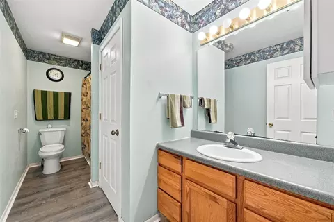 Bath - 2020 Lakeview, Alanson, MI 49706 photo 3 of 5