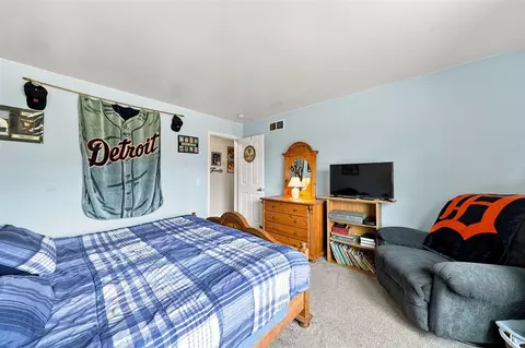 Bedroom - 2020 Lakeview, Alanson, MI 49706 photo 5 of 9