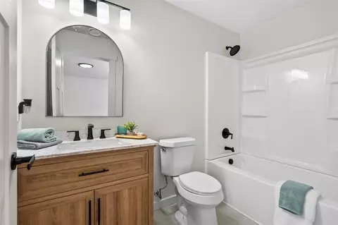 Bath - 57160 Highfield, Three Rivers, MI 49093 photo 2 of 2