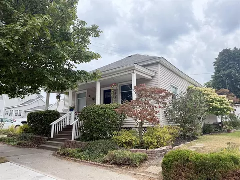 404 W W Ct, Ludington, MI 49431