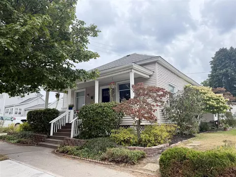404 W W Ct, Ludington, MI 49431