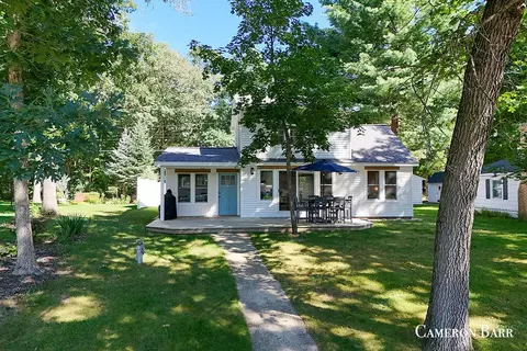 1514 E Cove Pt, Newaygo, MI 49337