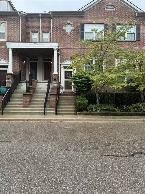 16896 Farmington, Livonia, MI 48154