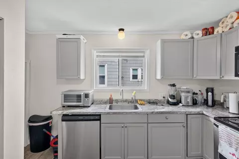 Kitchen - 813 Backus, Jackson, MI 49202 photo 2 of 2