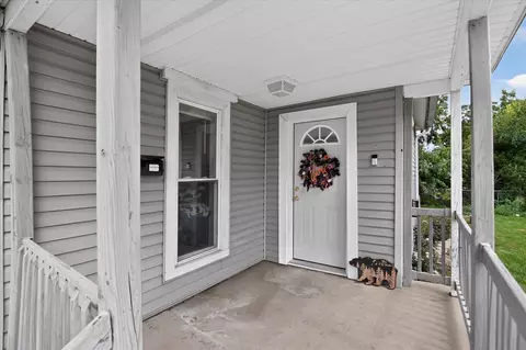 Exterior - 813 Backus, Jackson, MI 49202 photo 4 of 10