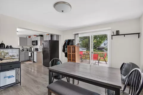 Dining - 813 Backus, Jackson, MI 49202 photo 2 of 2
