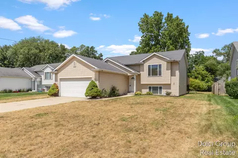 303 Regent, Grand Rapids, MI 49548