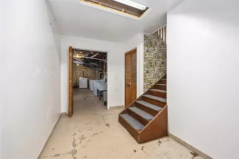 Entry Way - 122 Elm, Carson City, MI 48811 photo 3 of 3