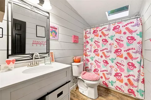 Bath - 7460 Pine Rdg, Belding, MI 48809 photo 2 of 2
