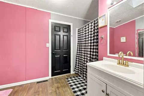 Bath - 7460 Pine Rdg, Belding, MI 48809 photo 1 of 2