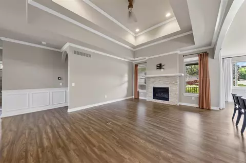 Living - 23110 Merlene, Macomb, MI 48042 photo 5 of 7