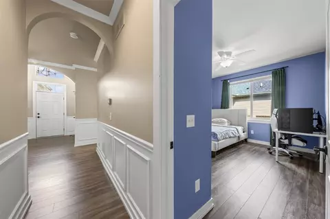Entry Way - 23110 Merlene, Macomb, MI 48042 photo 5 of 7