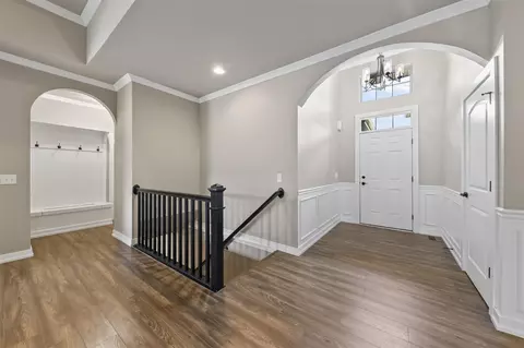 Entry Way - 23110 Merlene, Macomb, MI 48042 photo 2 of 7