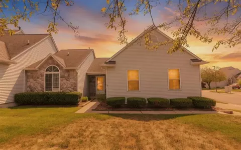 860 Knollwood, South Lyon, MI 48178