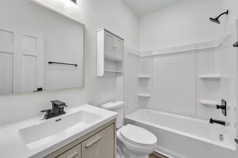 Bath - 722 Imagine, Cassopolis, MI 49031 photo 2 of 2