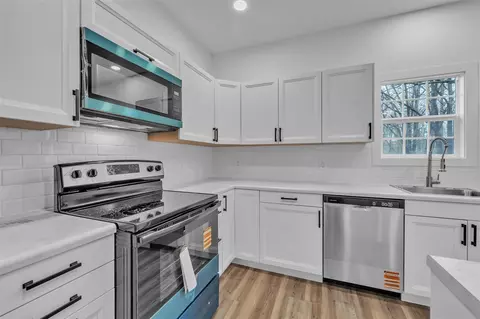 Kitchen - 722 Imagine, Cassopolis, MI 49031 photo 2 of 2