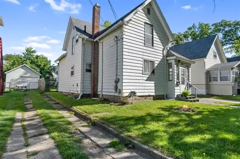 1502 Chapin, Jackson, MI 49203 photo 2
