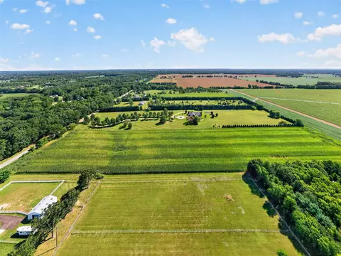 V/l Adamsville, Edwardsburg, MI 49112