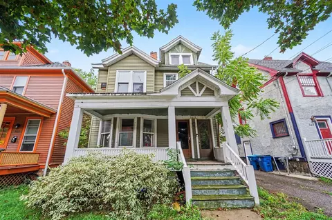 805 W Vine, Kalamazoo, MI 49008