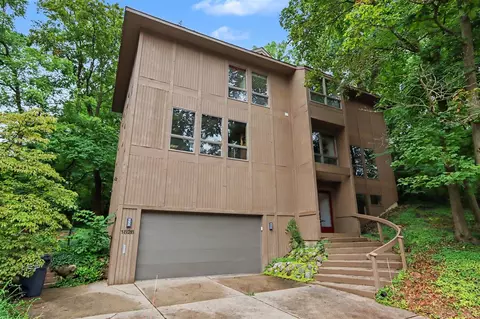 1828 Greenlawn, Kalamazoo, MI 49006