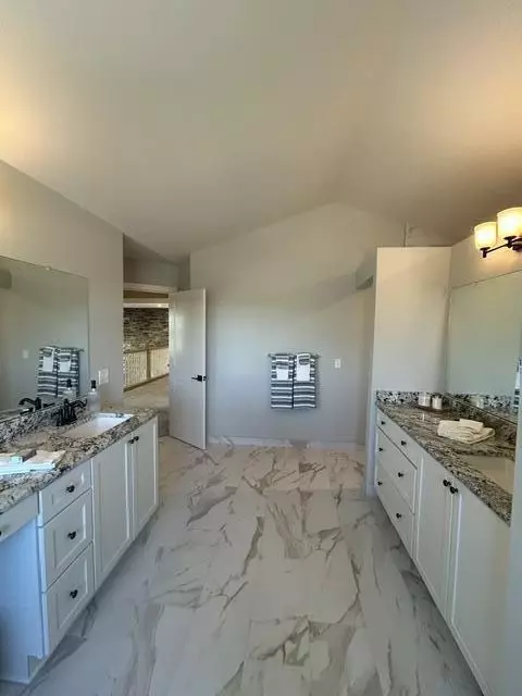 Bath - 11730 Hillside, Dexter, MI 48130 photo 9 of 10