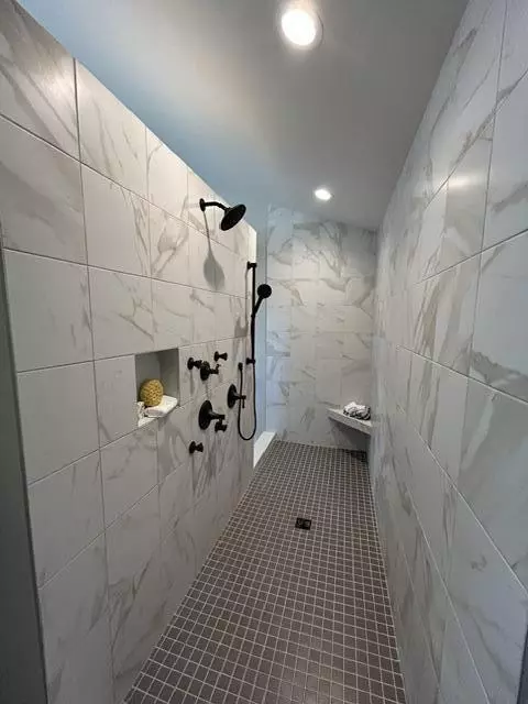 Bath - 11730 Hillside, Dexter, MI 48130 photo 5 of 10