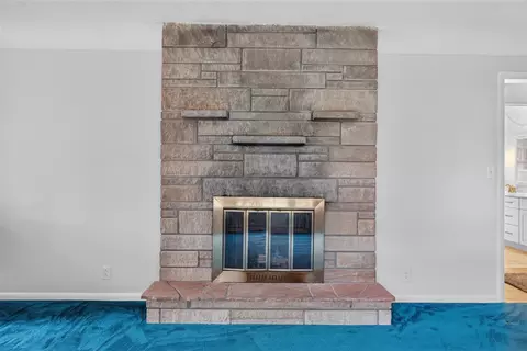 Living - 1521 Jericho, Jackson, MI 49203 photo 3 of 7