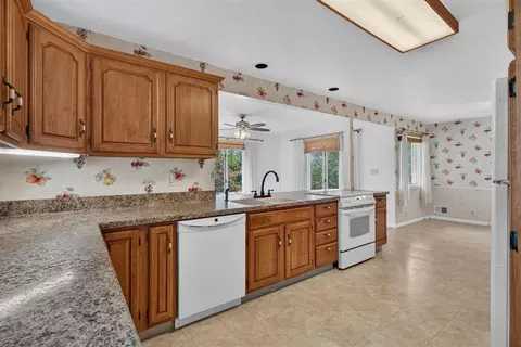 Kitchen - 1521 Jericho, Jackson, MI 49203 photo 1 of 6