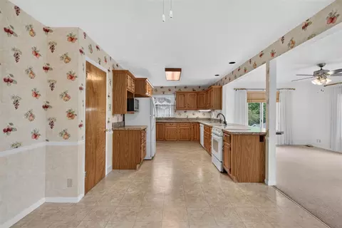 Kitchen - 1521 Jericho, Jackson, MI 49203 photo 2 of 6