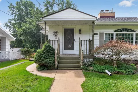 Exterior - 1521 Jericho, Jackson, MI 49203 photo 8 of 14