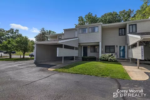 6380 Wainscot #106, Grand Rapids, MI 49546