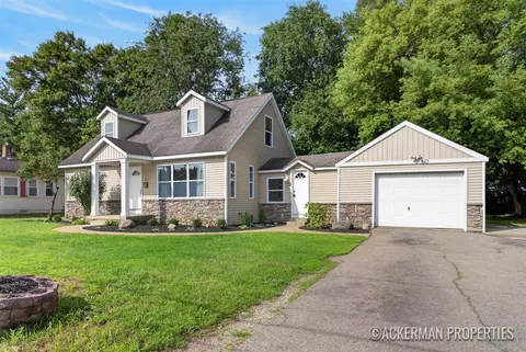 2129 Cleveland, Wyoming, MI 49509