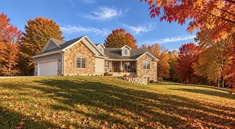 5752 Windsong, Delton, MI 49046
