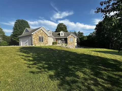5752 Windsong, Delton, MI 49046