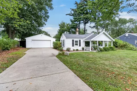 742 Pleasant, Kalamazoo, MI 49008