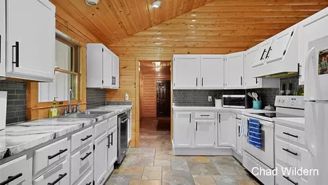Kitchen - 7200 Knapp, Ada, MI 49301 photo 1 of 4