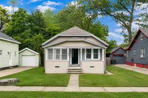 942 Ada, Muskegon, MI 49442