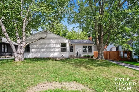 1064 Kenesaw, Grand Rapids, MI 49506