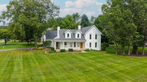 401 Erin Isle, Holland, MI 49424