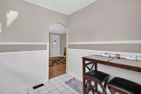 Entry Way - 3533 E Gordon, Spring Arbor, MI 49283 photo 1 of 2