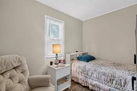 Bedroom - 3533 E Gordon, Spring Arbor, MI 49283 photo 6 of 7