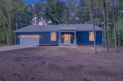 13165 Deer Crk, South Haven, MI 49090